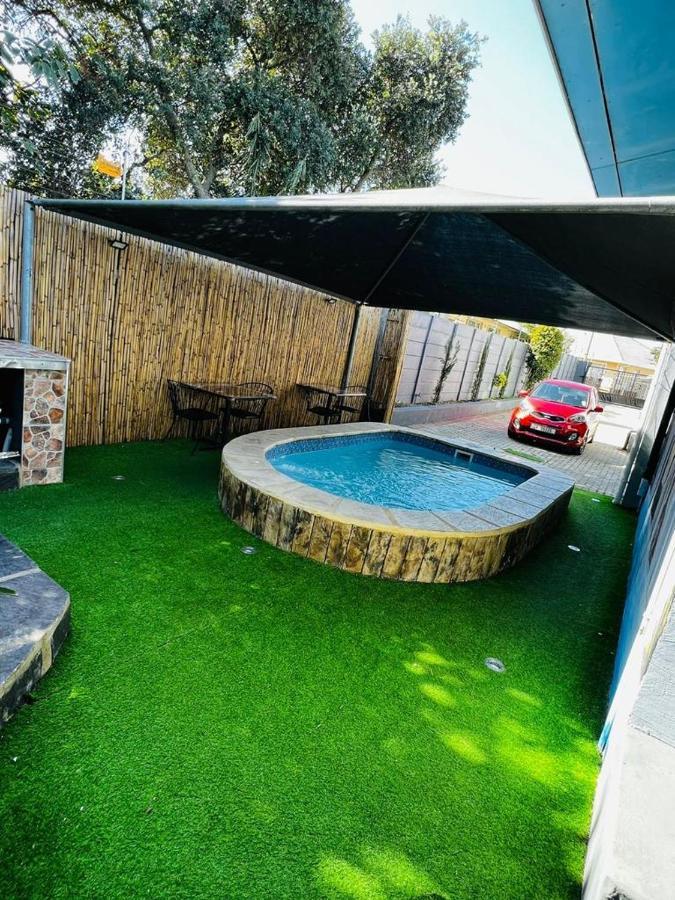 Victoria Guest Lodge Bellville Exterior foto